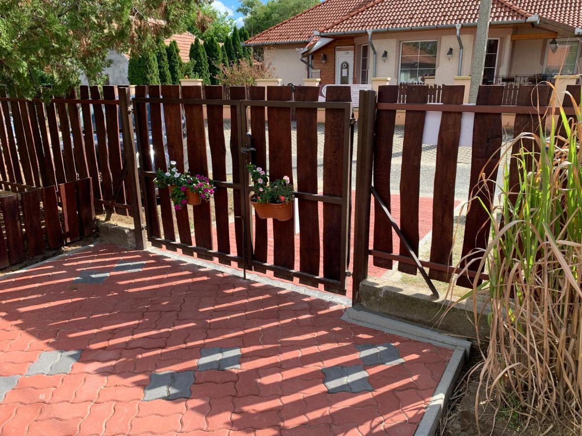 Mandi Apartman Veresegyház Exterior foto